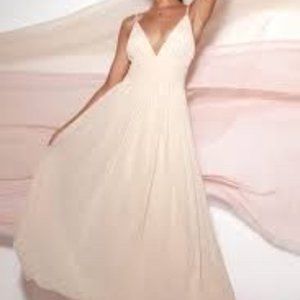 NWT Queen of the Evening Cream Maxi Dress